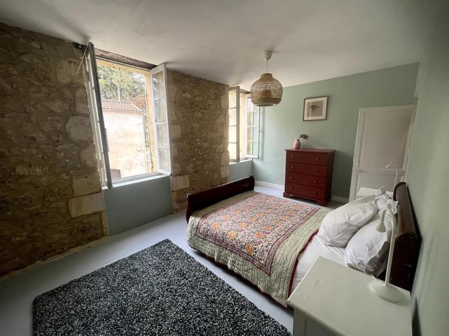 Cozy Town Centre Cottage Beaumont-en-Perigord Bagian luar foto