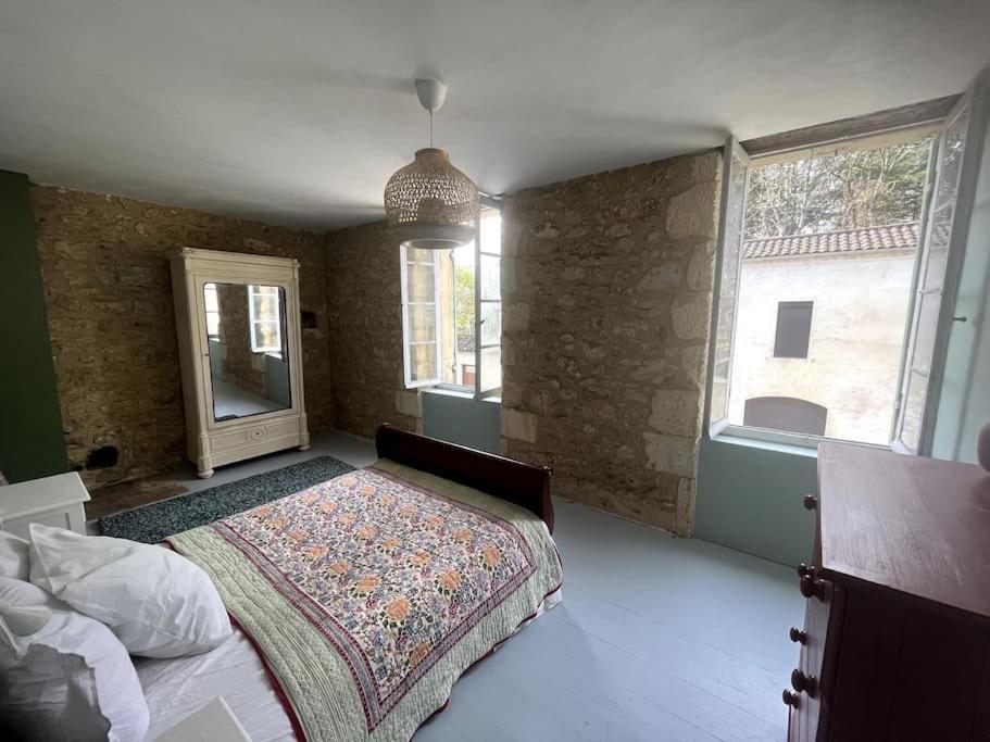 Cozy Town Centre Cottage Beaumont-en-Perigord Bagian luar foto