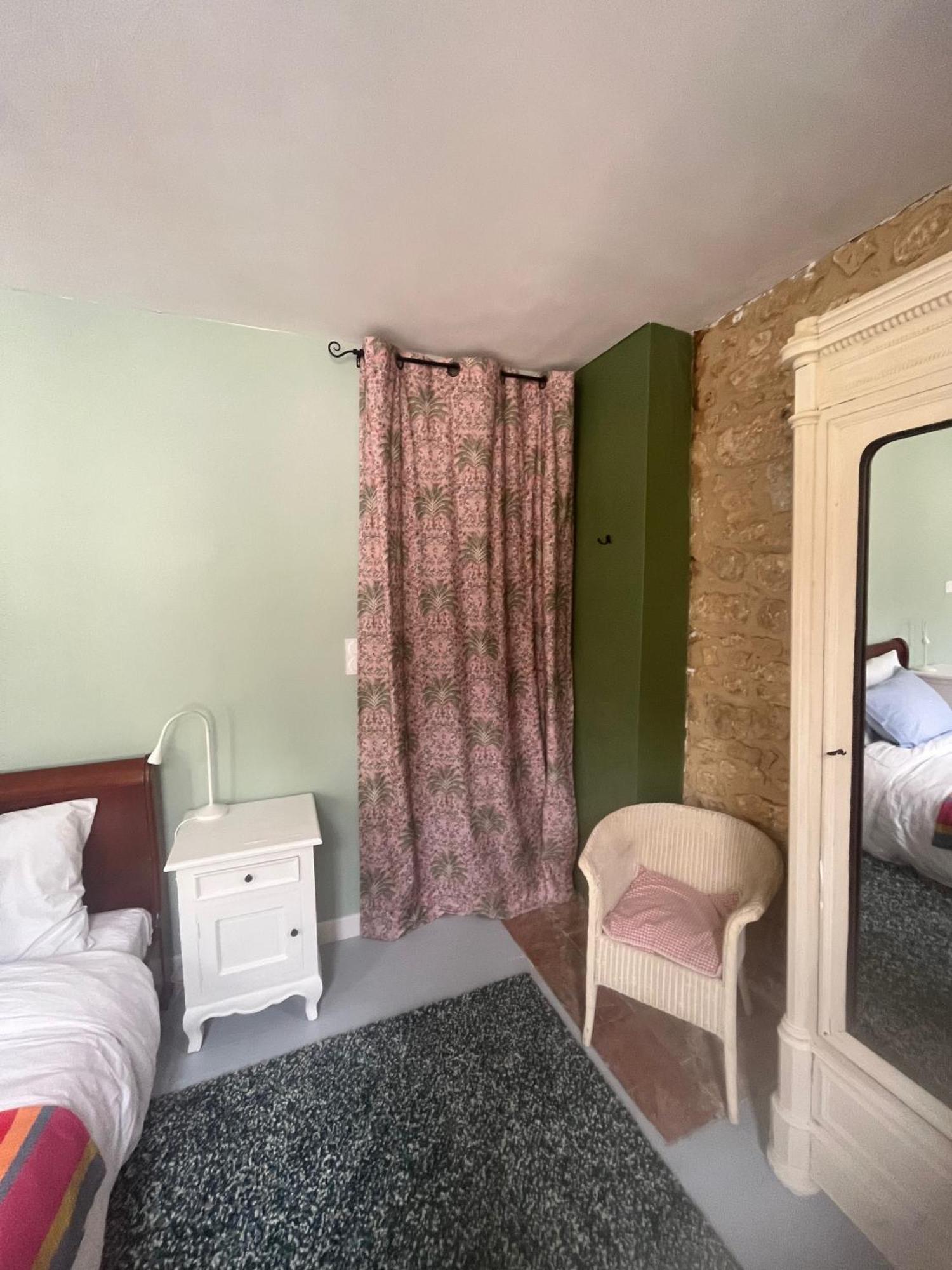 Cozy Town Centre Cottage Beaumont-en-Perigord Bagian luar foto